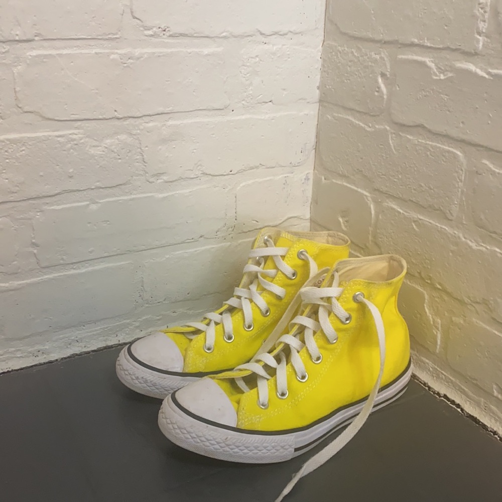 Converse High Top Shoes Yellow Kids Size 2.5